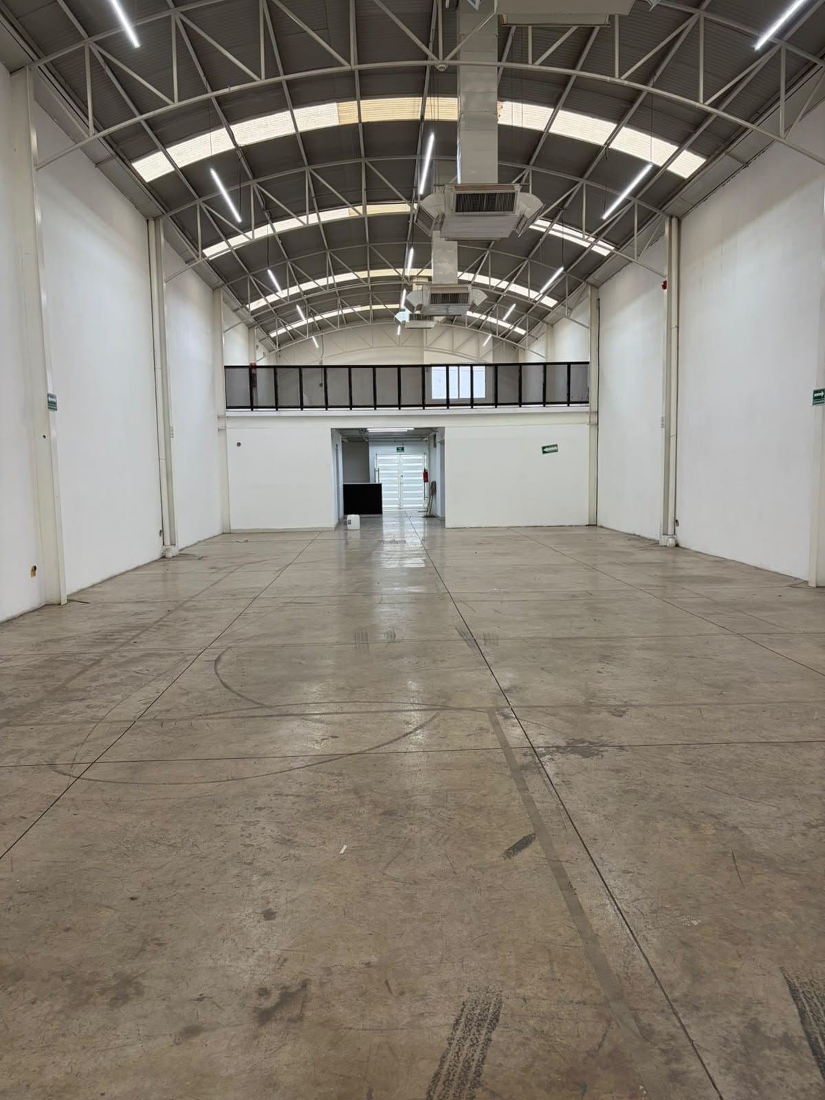 Bodega en Renta cerca del Blvd. de las Rosas